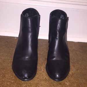 Steve Madden black booties